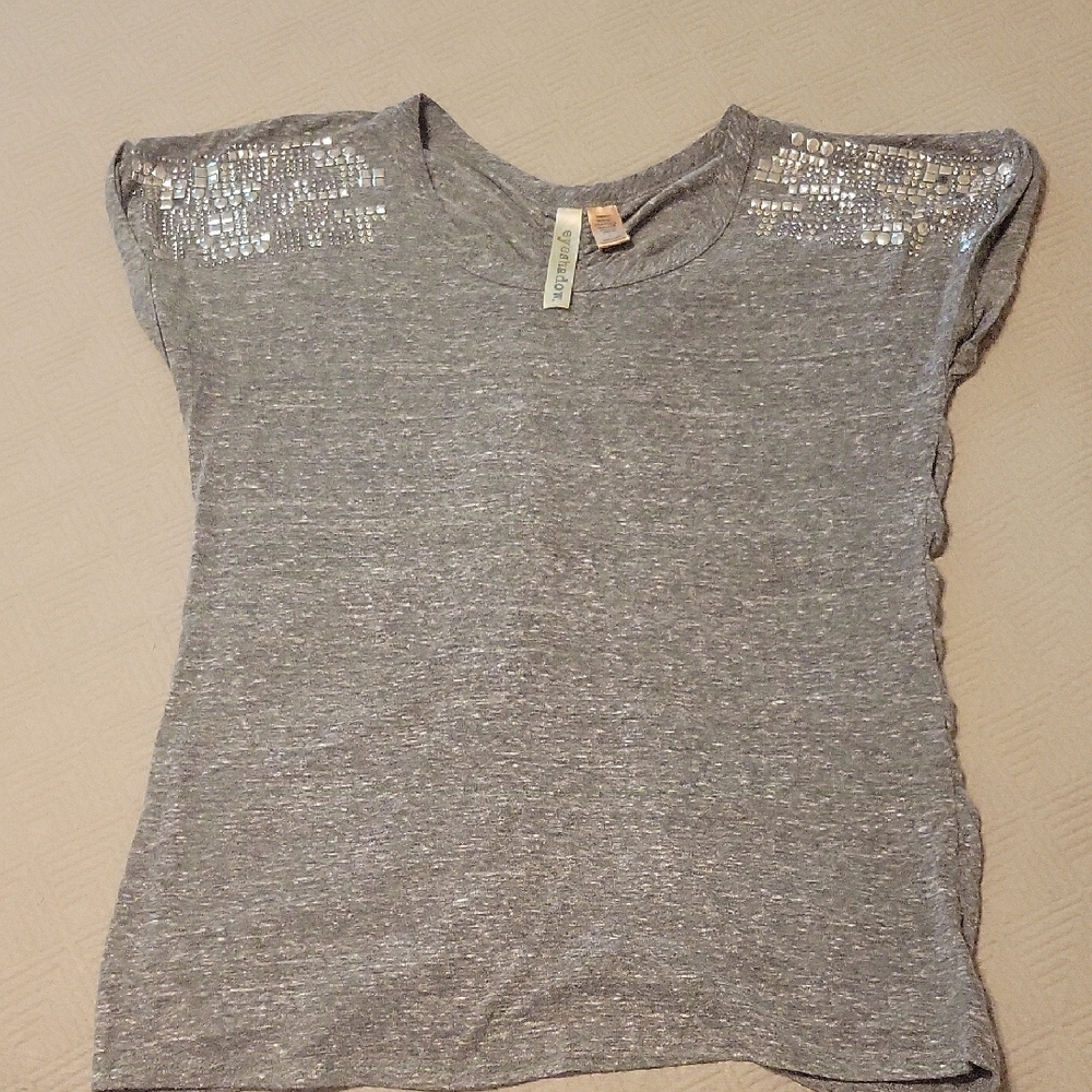Eyeshadow Gray Short Sleeve Tee with Metallic Accents